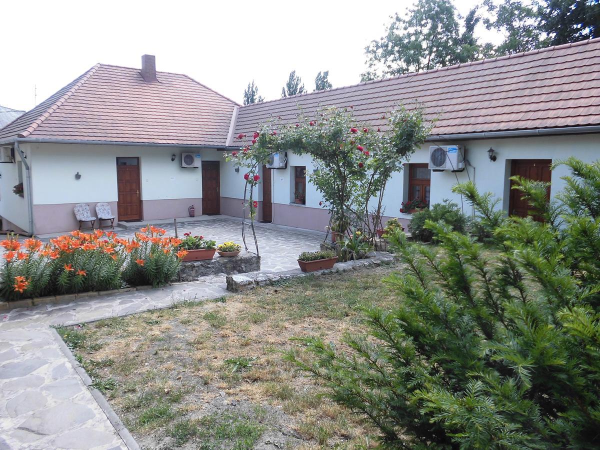 Retel Vitez Vendeghaz Hotel Sárospatak Buitenkant foto